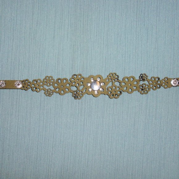 18mm Snap Bracelet Jewelry Bundle With 4 Snaps Rose Flowers - Picture 6 of 12